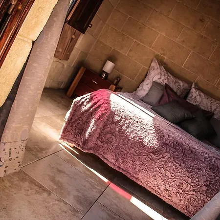 Villa Ta' Gulinu Qala